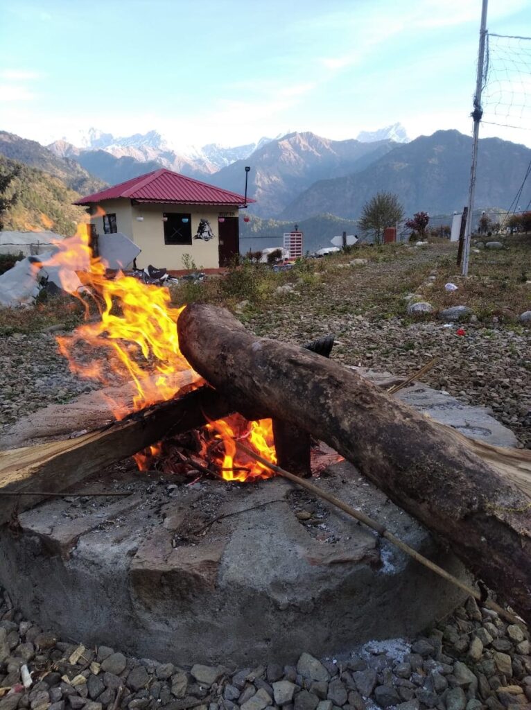 bonfire-in-kedarnath-eco-resort